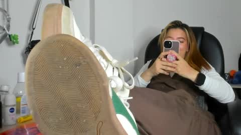 ALMA FENIX  online show from April 18, 2:14 am