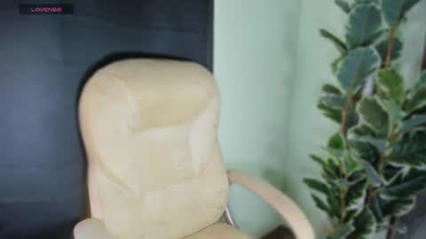 almaahotxxx online show from April 14, 1:44 pm