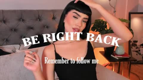 Mia online show from April 10, 1:06 pm