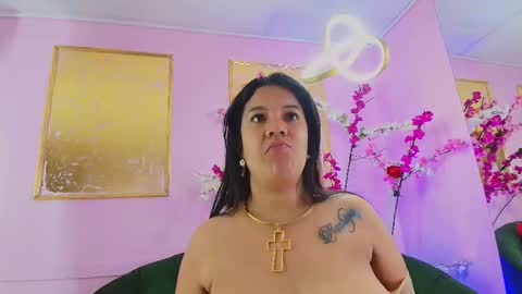 ALMENDRAEVANS online show from November 24, 11:56 am