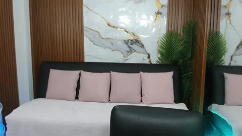 alonddra_tay online show from April 17, 11:45 am