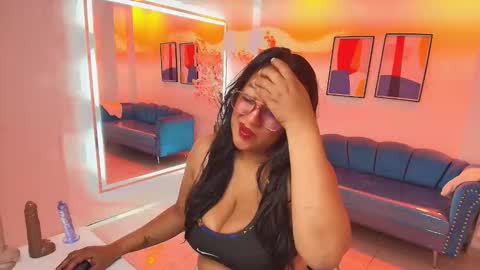 Alondra  online show from December 4, 4:26 am