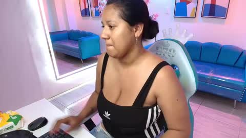 Alondra  online show from November 16, 3:41 am