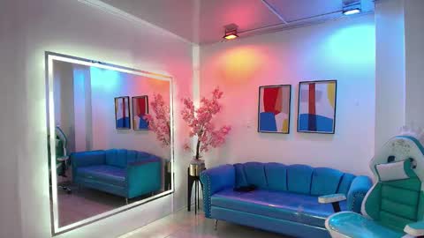 Alondra  online show from November 6, 4:07 am