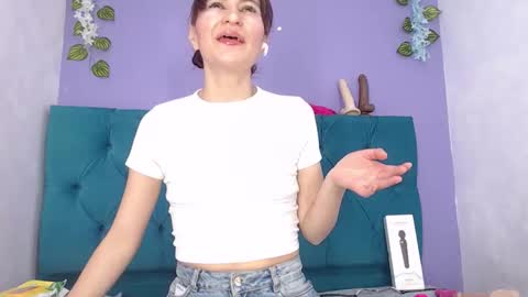 Alorena Megan online show from April 18, 3:20 am