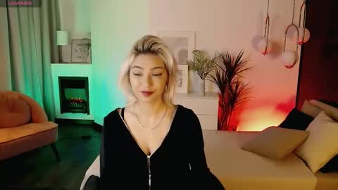 Alysia online show from October 7, 2:10 pm