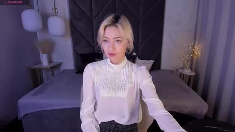 Alysia online show from October 17, 2:20 pm