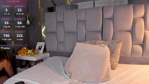 Snapshot of alyzeegorgeous chatting on October 30, 11:17 pm Alyze make feel hot as hell online show from October 30, 11:17 pm