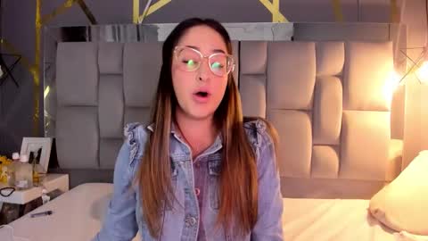 Snapshot of alyzeegorgeous chatting on October 5, 1:21 am Alyze make feel hot as hell online show from October 5, 1:21 am