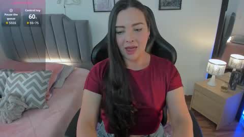 Hi Im AmaiaHelp me reach 100 likes online show from December 1, 8:00 pm