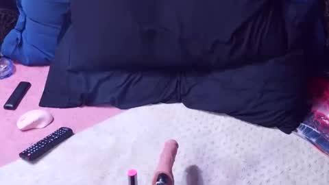 Amaira online show from April 19, 2:00 am