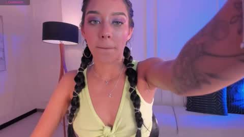Snapshot of amalia_cruss chatting on October 2, 8:58 pm Amalia cruss online show from October 2, 8:58 pm