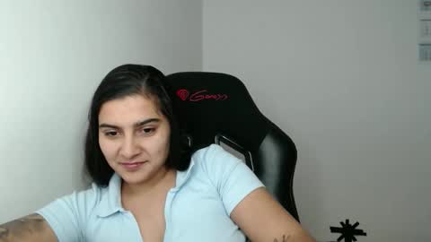 The queen of the biceps  online show from January 9, 6:12 pm