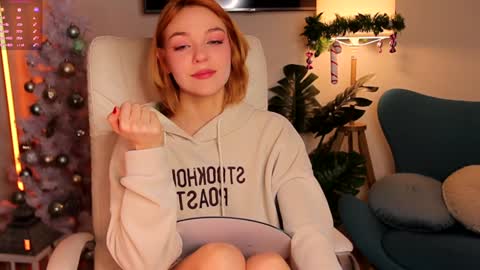 Amanda  fox online show from December 21, 8:07 am