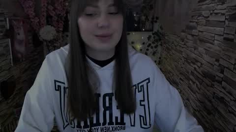 Snapshot of amanda_bright_ chatting on October 21, 7:01 am amanda_bright_ online show from October 21, 7:01 am
