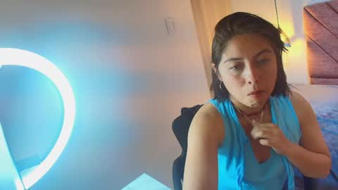 AMANDA FOX online show from April 13, 7:58 pm