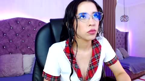 amara_davis1 online show from March 27, 4:03 am