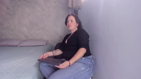 amara_luxe online show from November 11, 7:55 pm