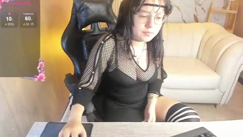 amara online show from April 19, 3:06 am