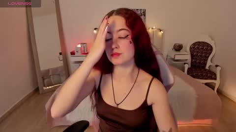 amaraa_couper1 online show from October 31, 3:52 am