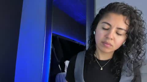 Emily online show from April 9, 9:15 am