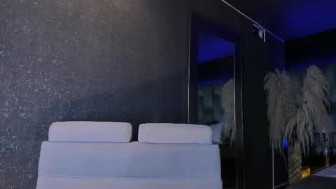 Emily online show from October 12, 1:24 pm