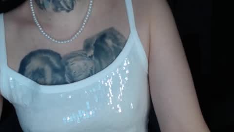 Snapshot of amayamalina chatting on December 15, 7:13 am Malina online show from December 15, 7:13 am