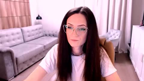 Izza online show from November 24, 11:01 am