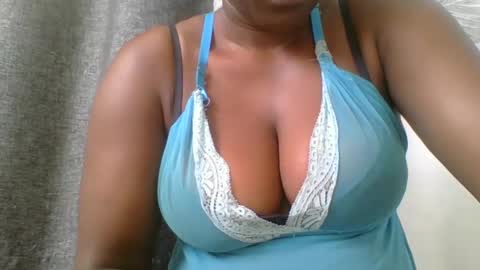 Mia online show from February 13, 5:48 am