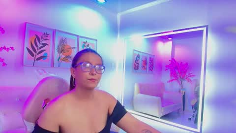 amber__rouge online show from January 9, 4:50 am