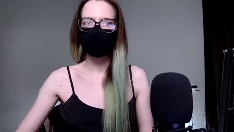 Amber non-nude model online show from December 5, 10:01 pm