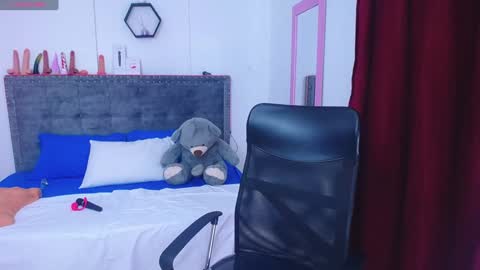 Snapshot of amber_hot22 chatting on January 3, 7:39 pm ambar online show from January 3, 7:39 pm