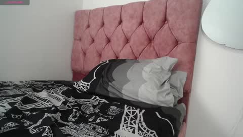 amber_love22 online show from January 4, 3:39 pm