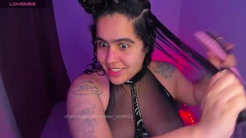 Snapshot of amber_smith20 chatting on October 16, 2:03 am find me here ---    online show from October 16, 2:03 am