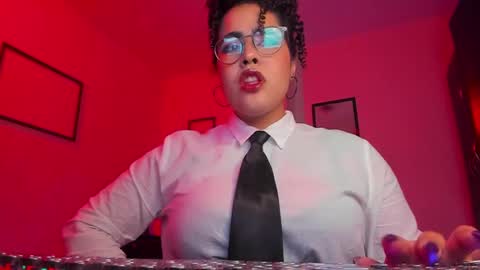 Snapshot of amber_smith20 chatting on January 18, 12:24 am find me here ---    online show from January 18, 12:24 am