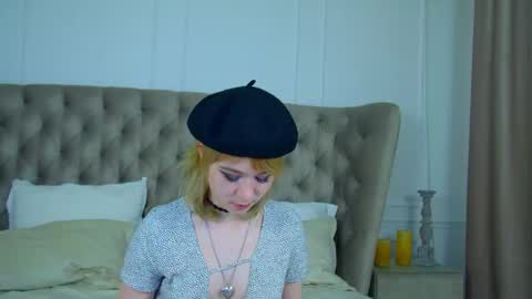 AmberBauman online show from April 18, 7:58 pm