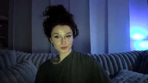 amberkinsley online show from July 3, 9:37 am