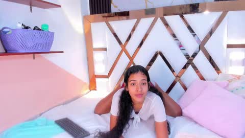 Amber online show from February 28, 6:52 pm