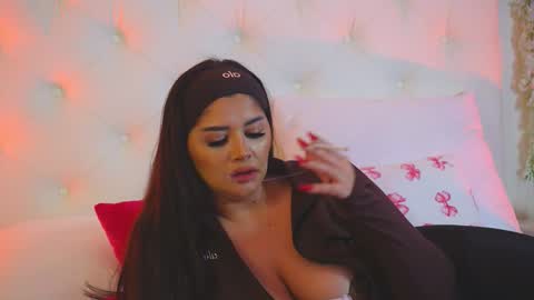 Amberseyes online show from March 25, 11:46 am