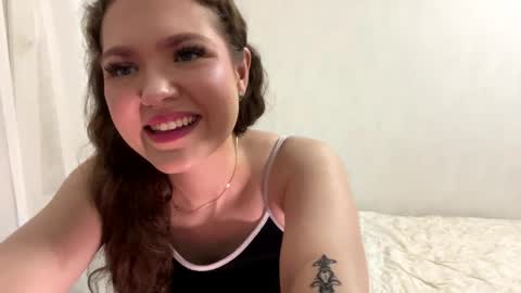 Mia online show from June 7, 6:04 pm