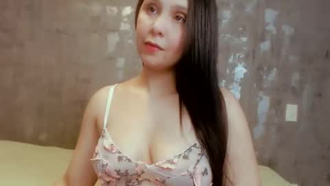 Snapshot of ameli_porter2 chatting on January 8, 1:53 am ameli online show from January 8, 1:53 am