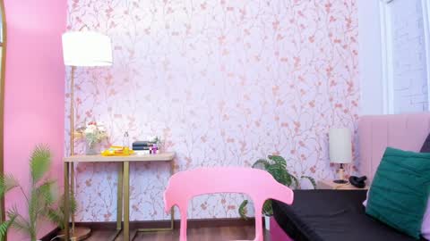 Amelia Adams online show from April 17, 9:50 pm