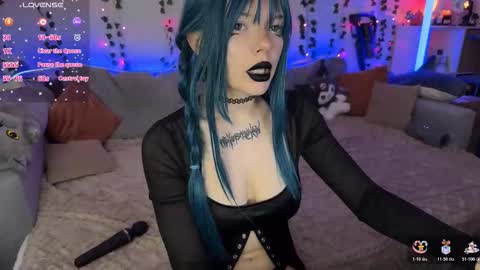 Amelia Aley  online show from December 16, 11:05 am