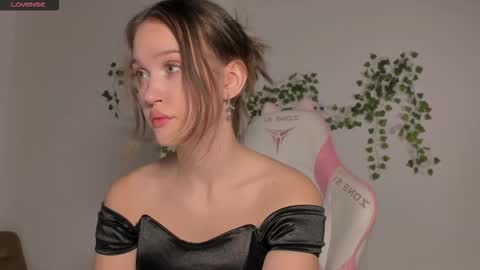 Snapshot of amelia_lein chatting on September 15, 12:30 am Your Amelia online show from September 15, 12:30 am