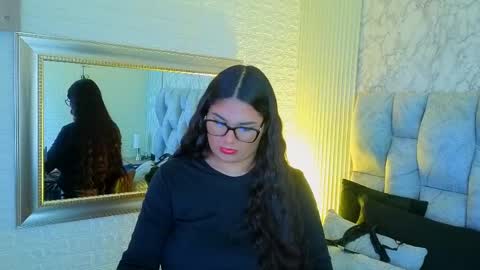 AMELIA CASTELL  online show from April 14, 3:56 pm