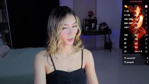 Snapshot of amelieaxie chatting on September 25, 3:27 am Isabella online show from September 25, 3:27 am