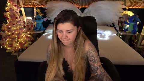 amellymillyy online show from January 10, 2:55 pm