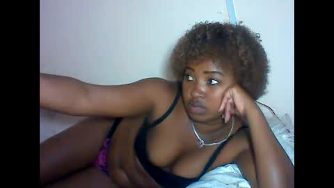 amielle_01 online show from April 15, 8:31 pm