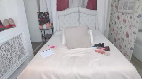 Ami online show from September 23, 1:09 pm