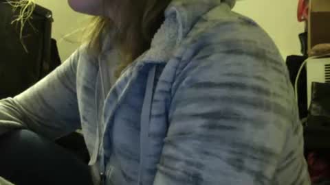 Snapshot of amileamariestar chatting on December 17, 5:29 am amileamariestar online show from December 17, 5:29 am